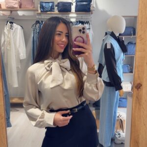 CONJUNTO: CAMISA LAZO / FALDA PANTALON / BLAZER