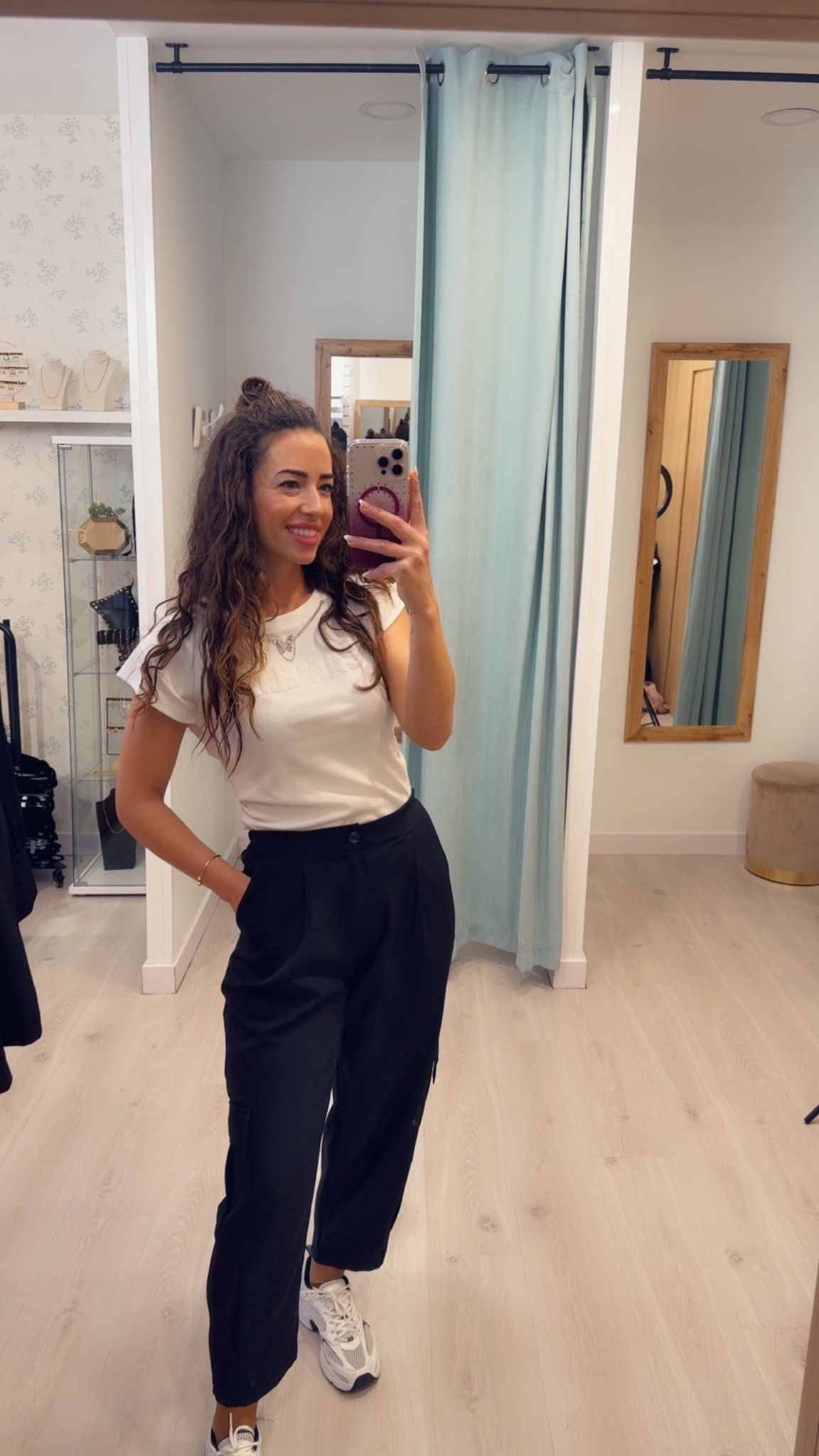 CONJUNTO: CAMISETA COLGANTE MARIPOSA Y PANTALÓN CARGO - Imagen 2